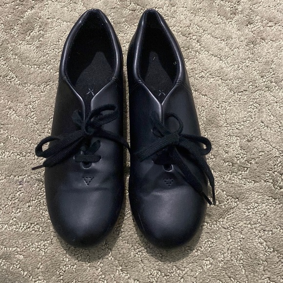 Capezio Shoes - Capezio tap dance shoes girls size 7.5